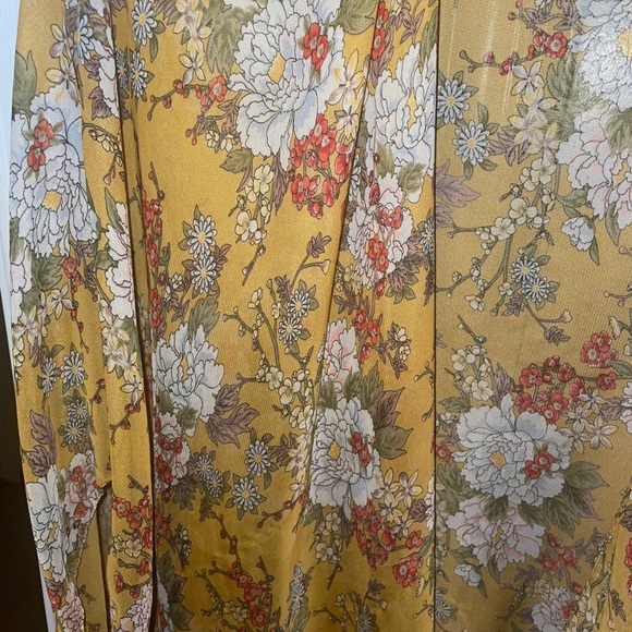 Floral Kimono - Picture 2 of 3